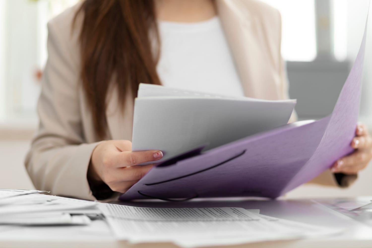 Expert SOFIS accompagnant l’élaboration du Document Unique, outil d’évaluation intuitif des risques professionnels.